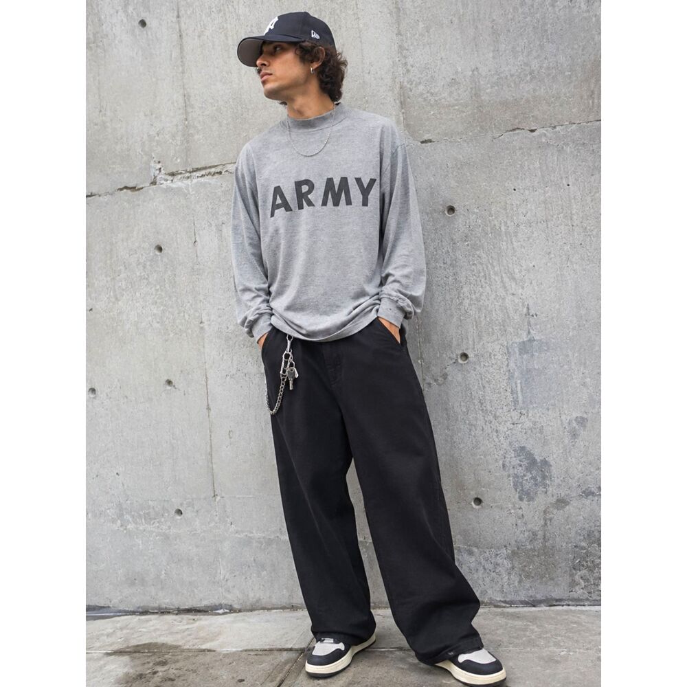 Vintage 1990s U.S. Army PT Shirt Gray Mock Neck Long Sleeve ARMY Military